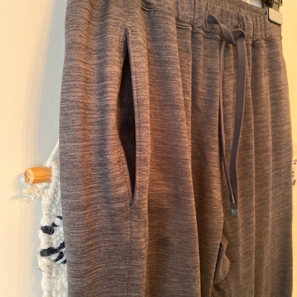 Abercrombie men's Lightweight Air knit Joggers men active pant jogger Athletic - Picture 4 of 9